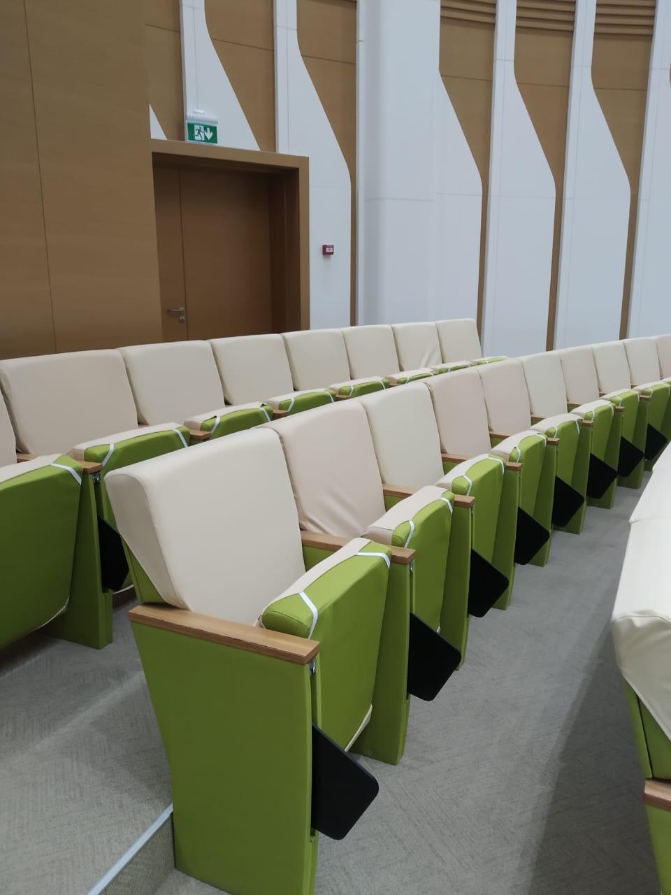 Aşkabat Hastane Projesi konferans salonu oturma alanı